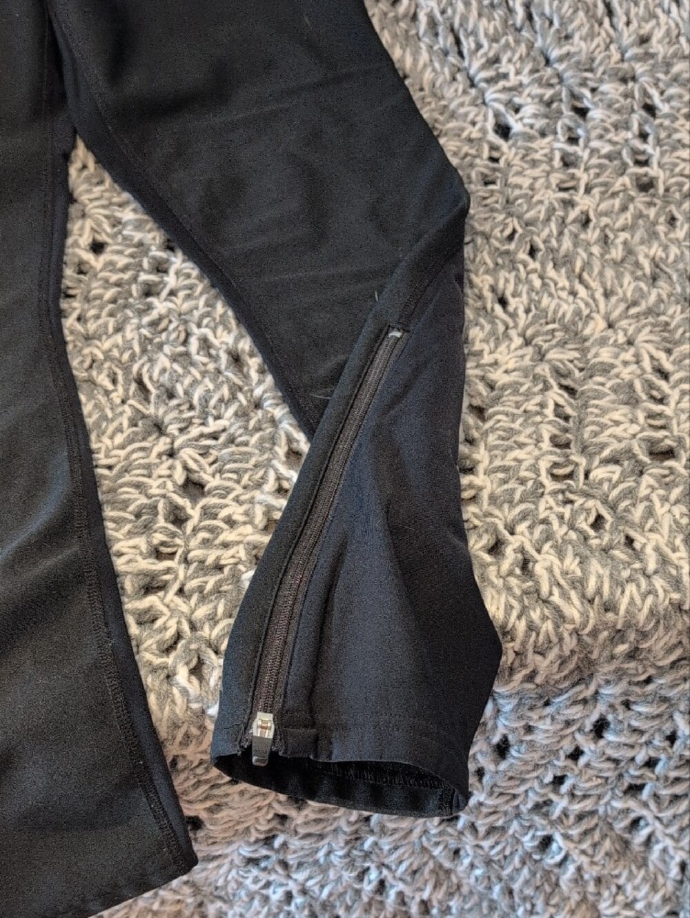 532 - MEC Black Performance Pants | Women's Athletic Travel Outdoor Pants | Zips - Picture 8 of 9